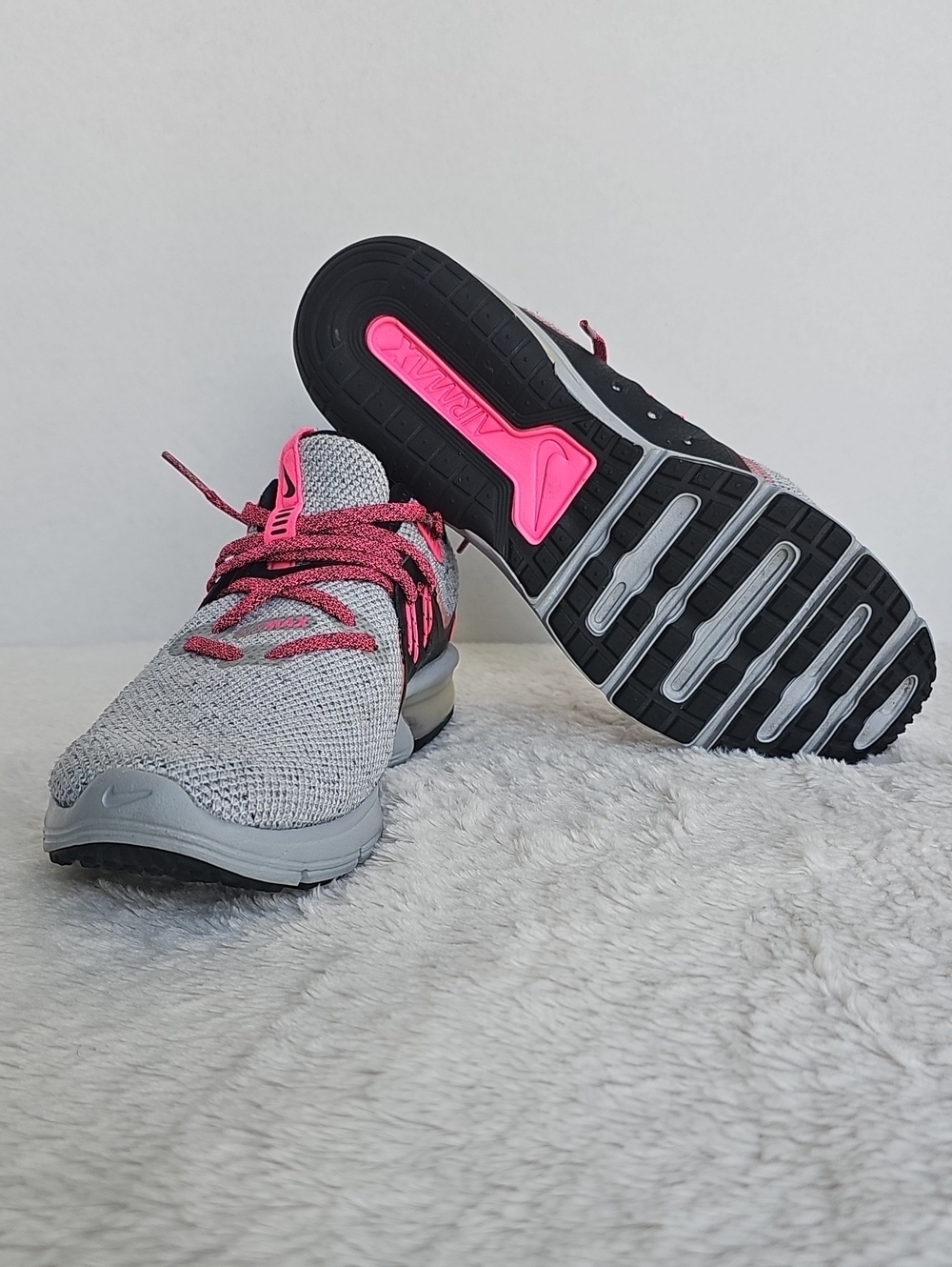 Air MAX TR-5  ​Nike Air Max Bella TR 5 Gray Pink Training Shoes Women’s